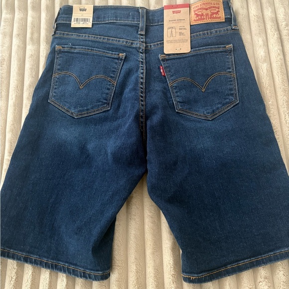 Levi's womens Blue Jean Shorts - Picture 2 of 4